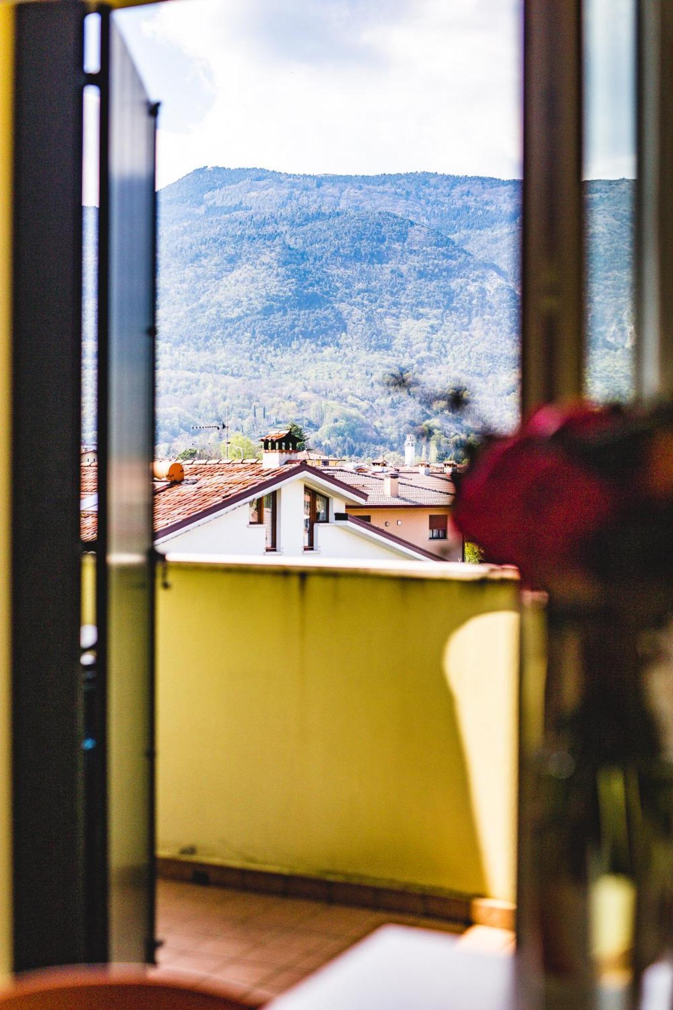 Appartamento Borgo Peschiere Maniago Luaran gambar